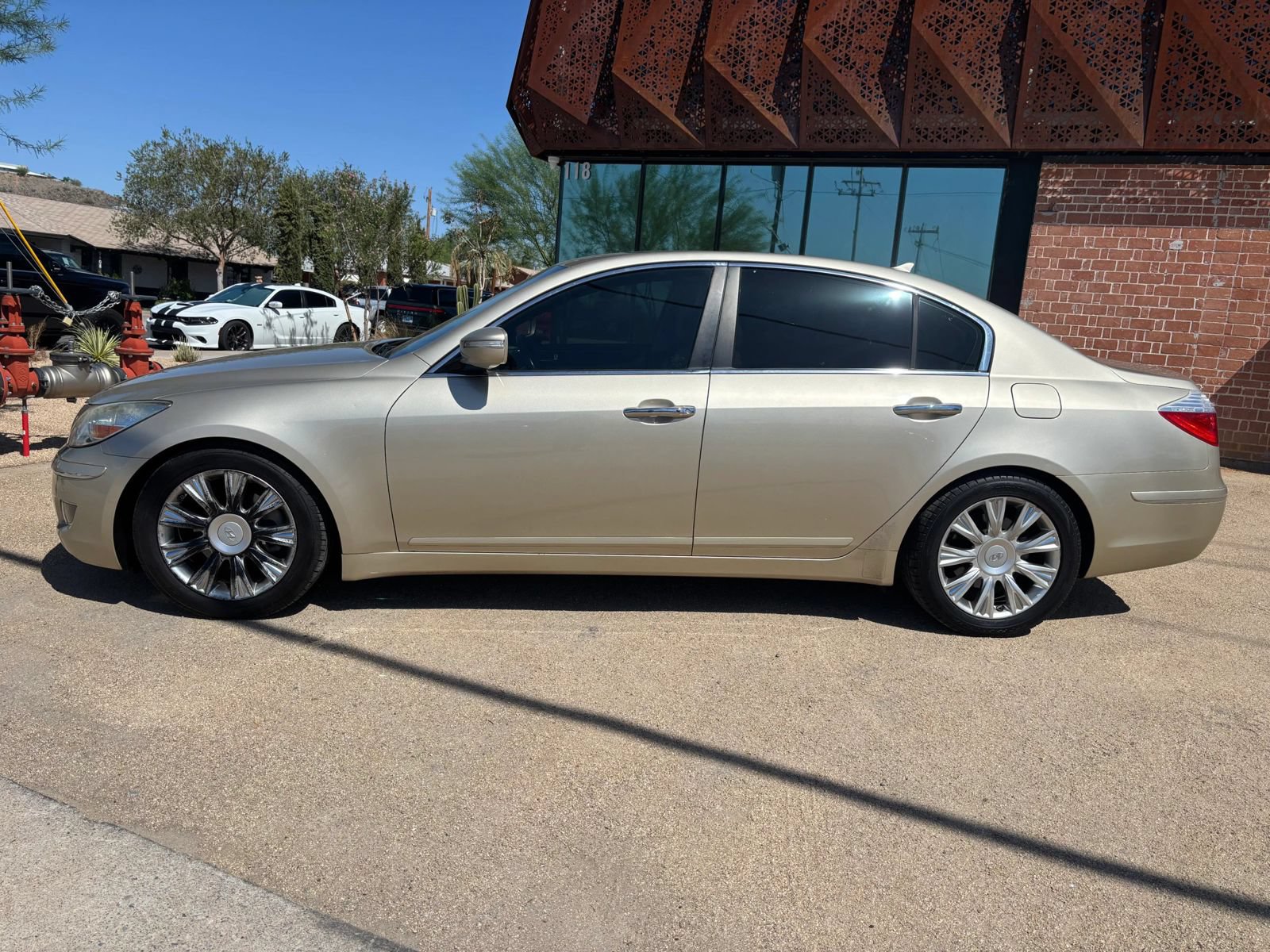 Used 2009 Hyundai Genesis 3.8 w/ Premium Plus Pkg 3 RWD image 2