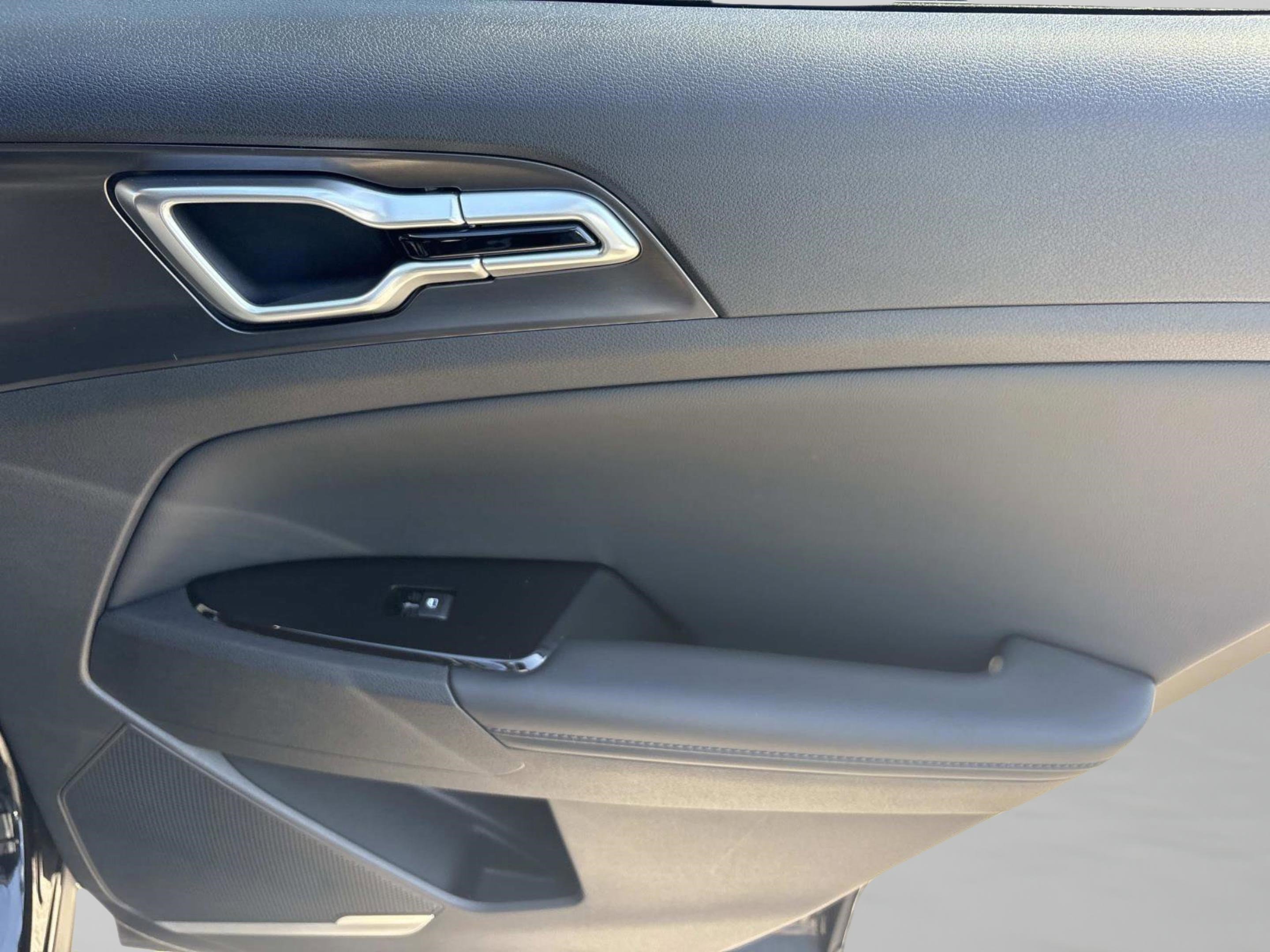 Used 2023 Kia Sportage EX image 16