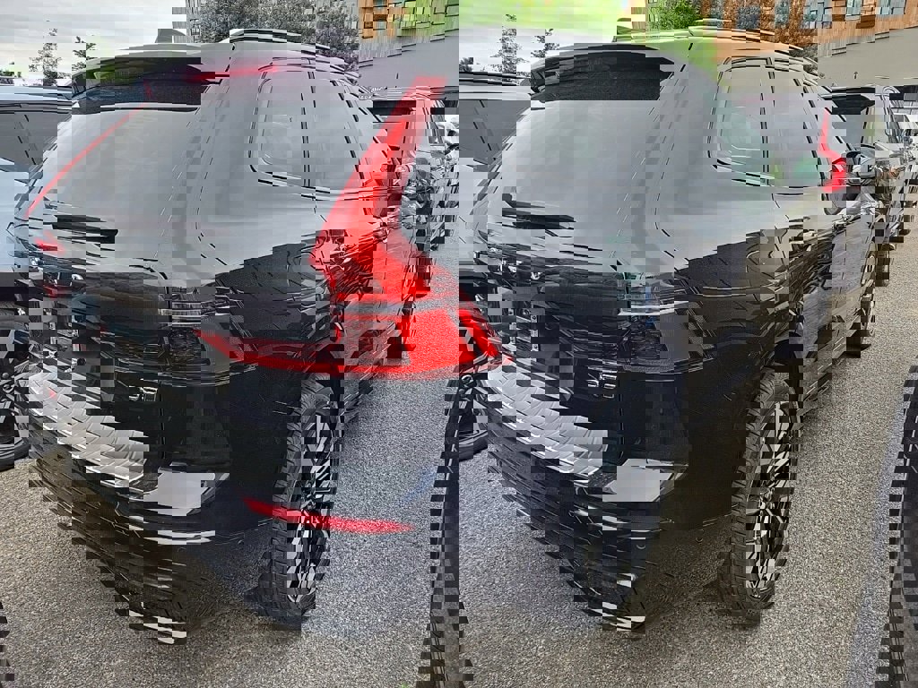 New 2026 Volvo XC60 B5 Plus w/ Protection Package Premier image 4