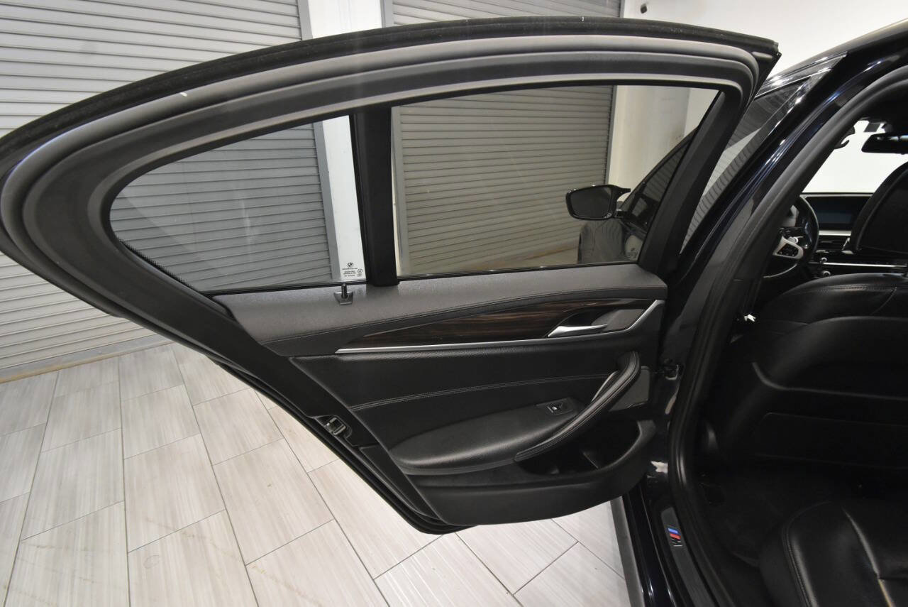 Used 2020 BMW M550i xDrive w/ Premium Package AWD/4WD image 15