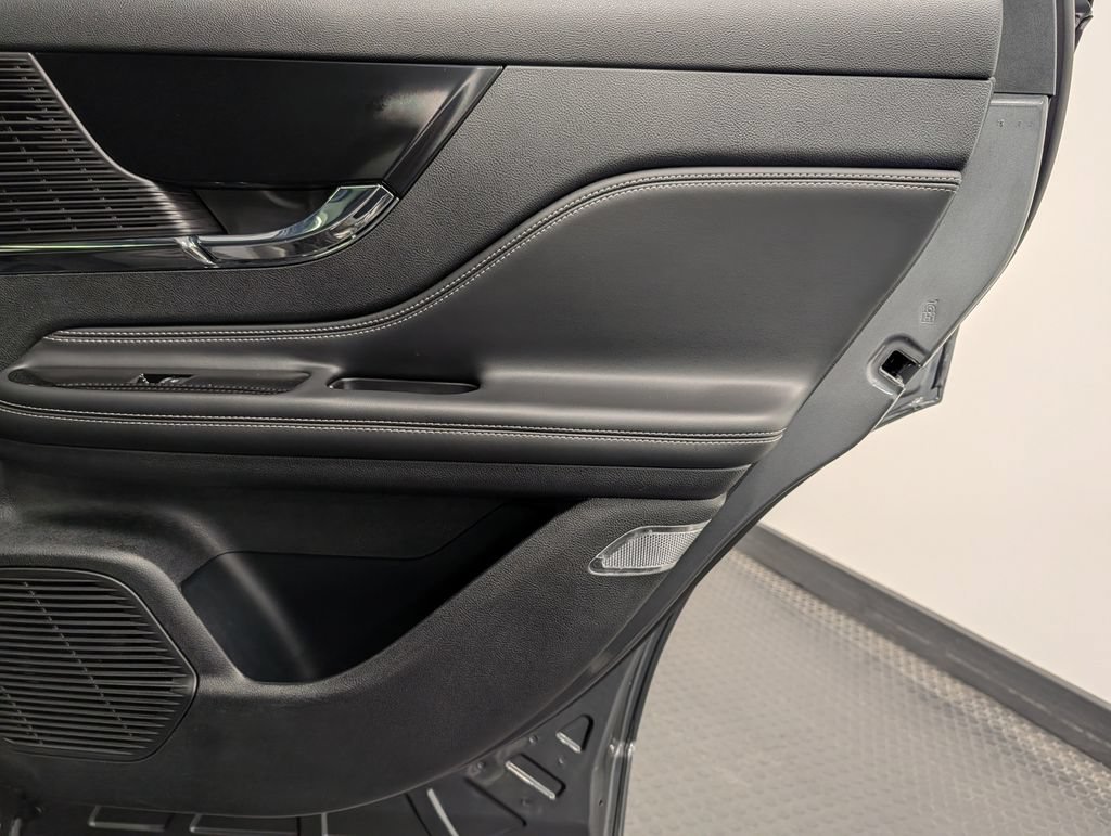 Used 2022 Lincoln Corsair AWD w/ Premium Package image 29