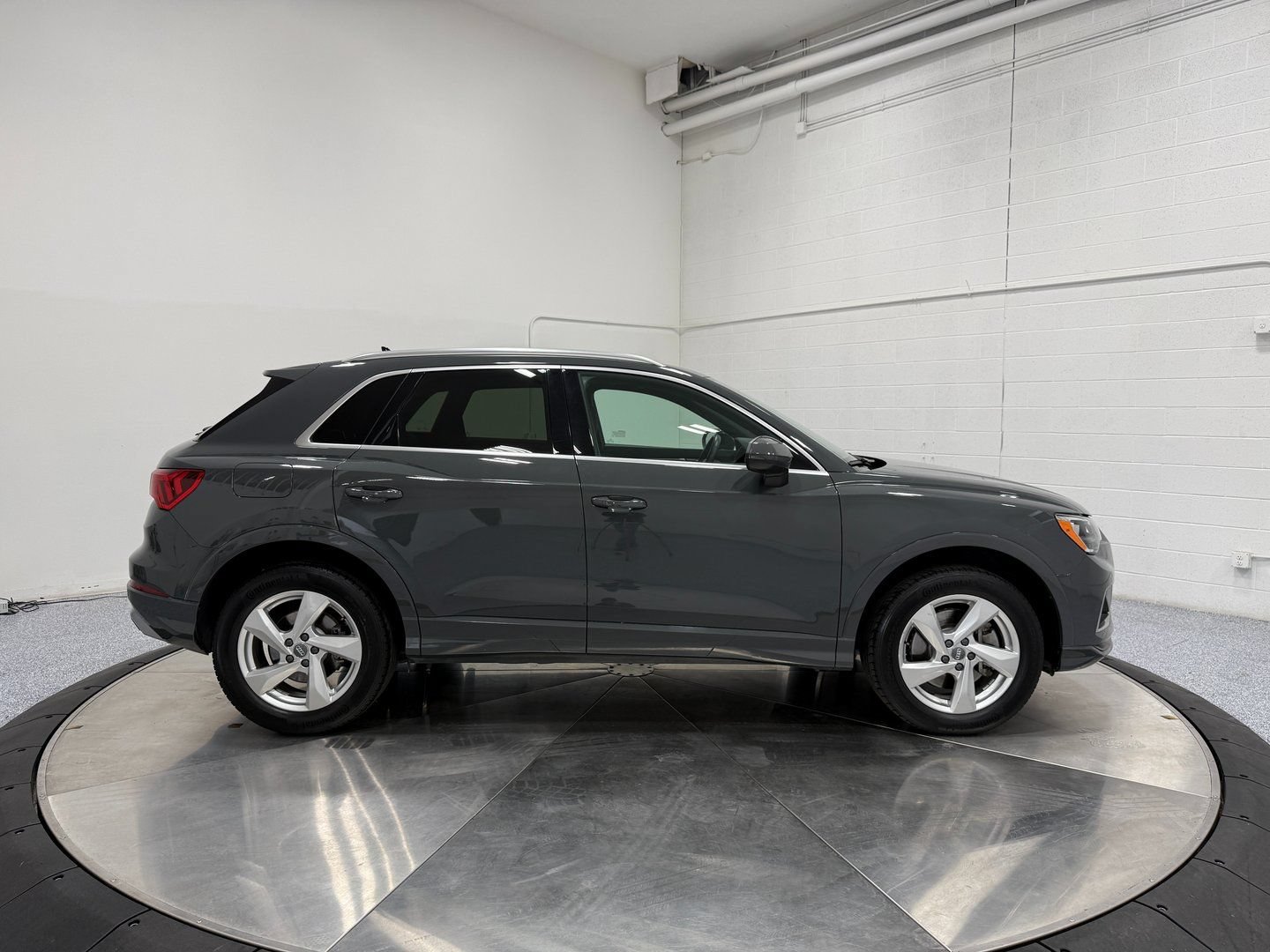Used 2020 Audi Q3 2.0T Premium w/ Convenience Package AWD/4WD image 8