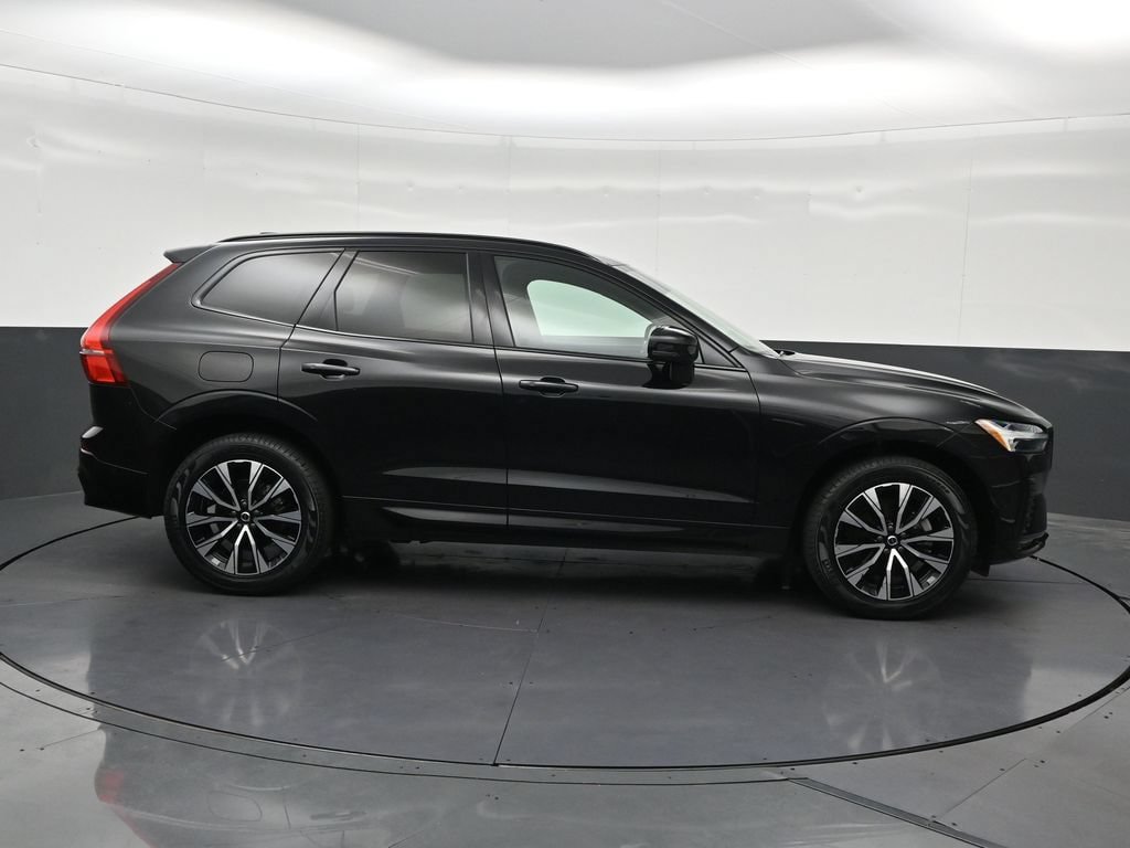 Certified 2024 Volvo XC60 B5 Plus AWD/4WD image 7