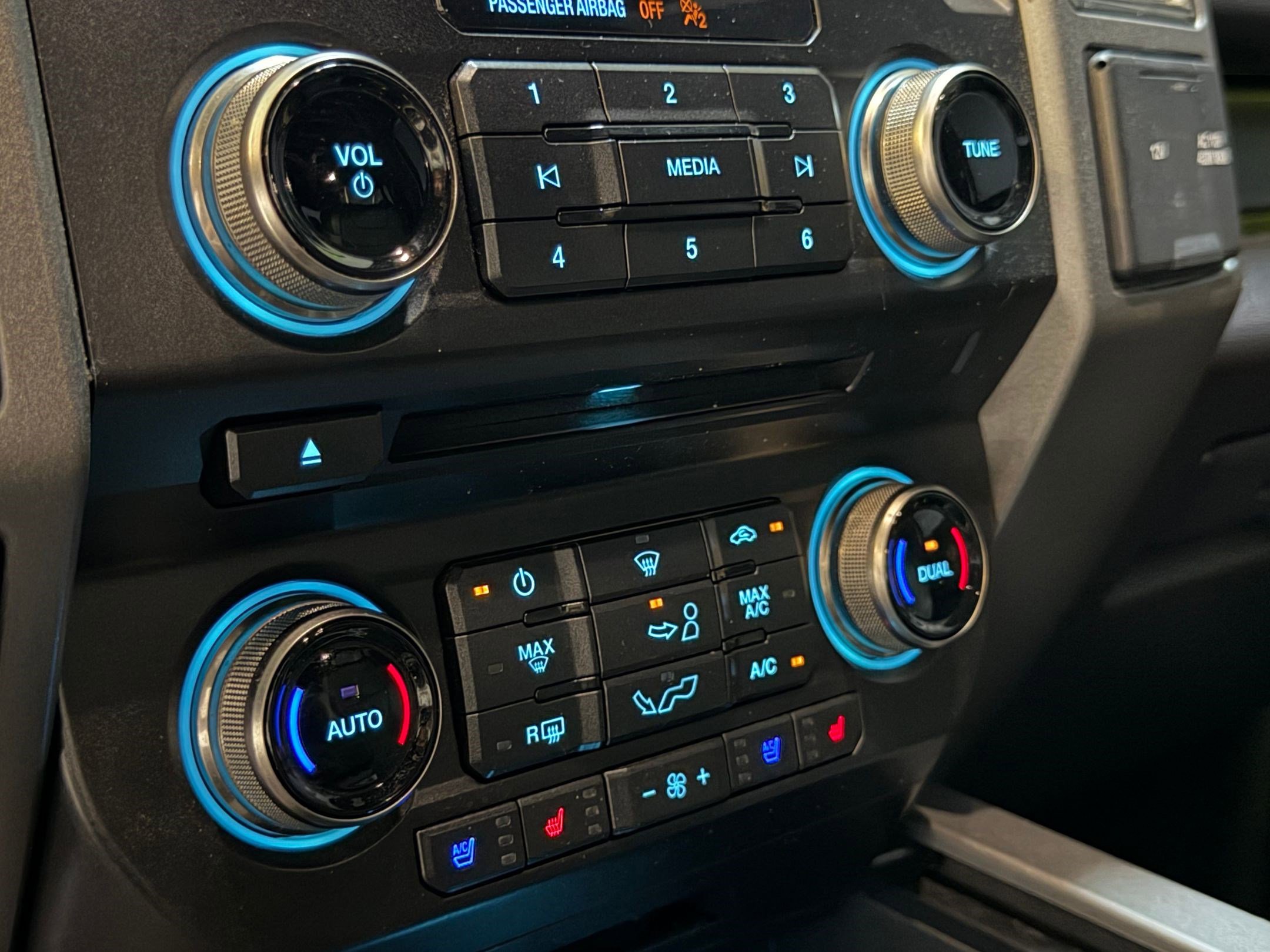 Used 2017 Ford F150 Raptor w/ Equipment Group 802A Luxury AWD/4WD image 34