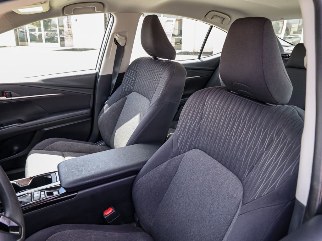 Used 2025 Toyota Camry LE image 16