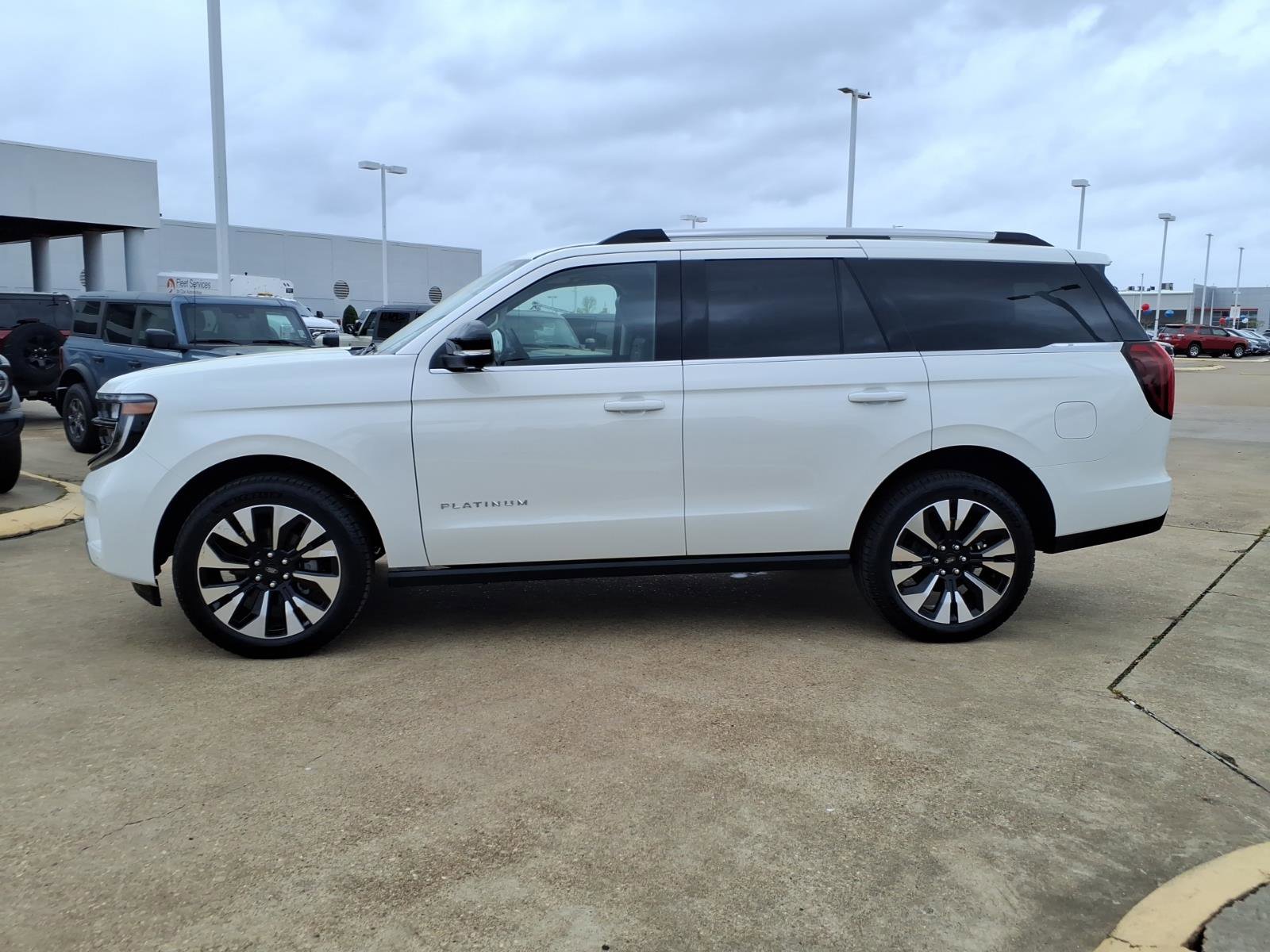 New 2026 Ford Expedition Platinum AWD/4WD image 2