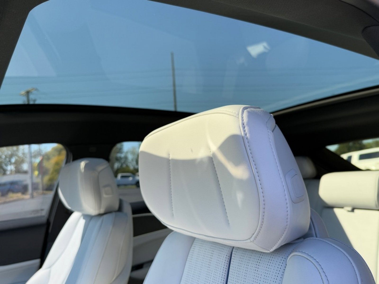 Used 2024 Cadillac Lyriq Luxury w/ LPO, Floor Liner Package image 40