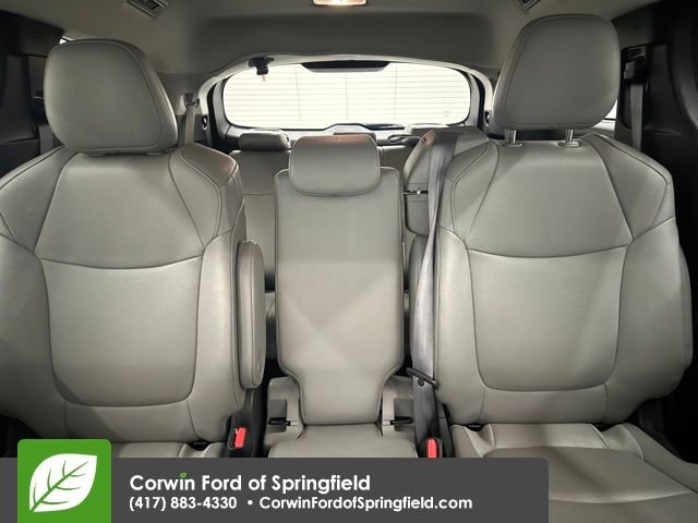 Used 2025 Toyota Sienna XLE image 30