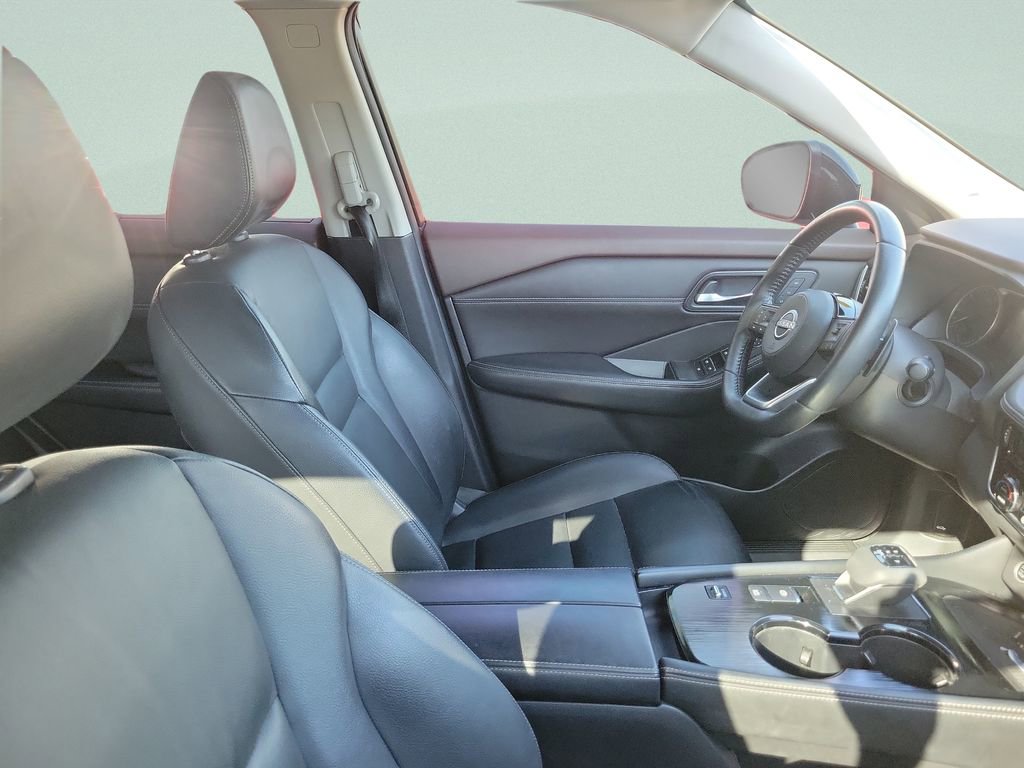 Used 2023 Nissan Rogue SL w/ SL Premium Package image 7