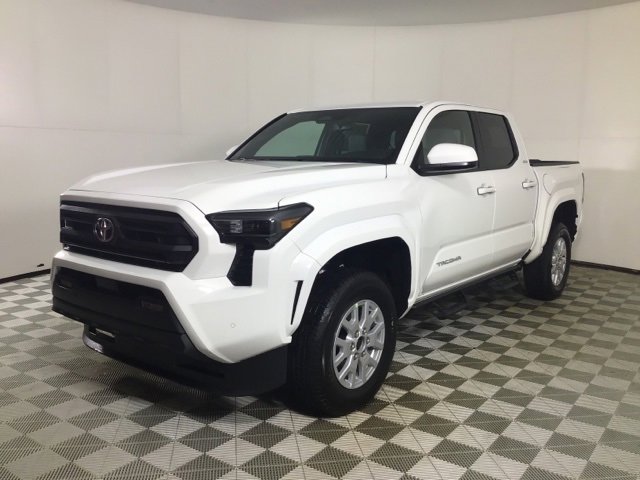 New 2025 Toyota Tacoma SR5 image 3