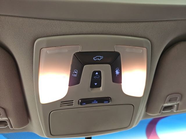 Used 2015 Toyota Sienna XLE image 24