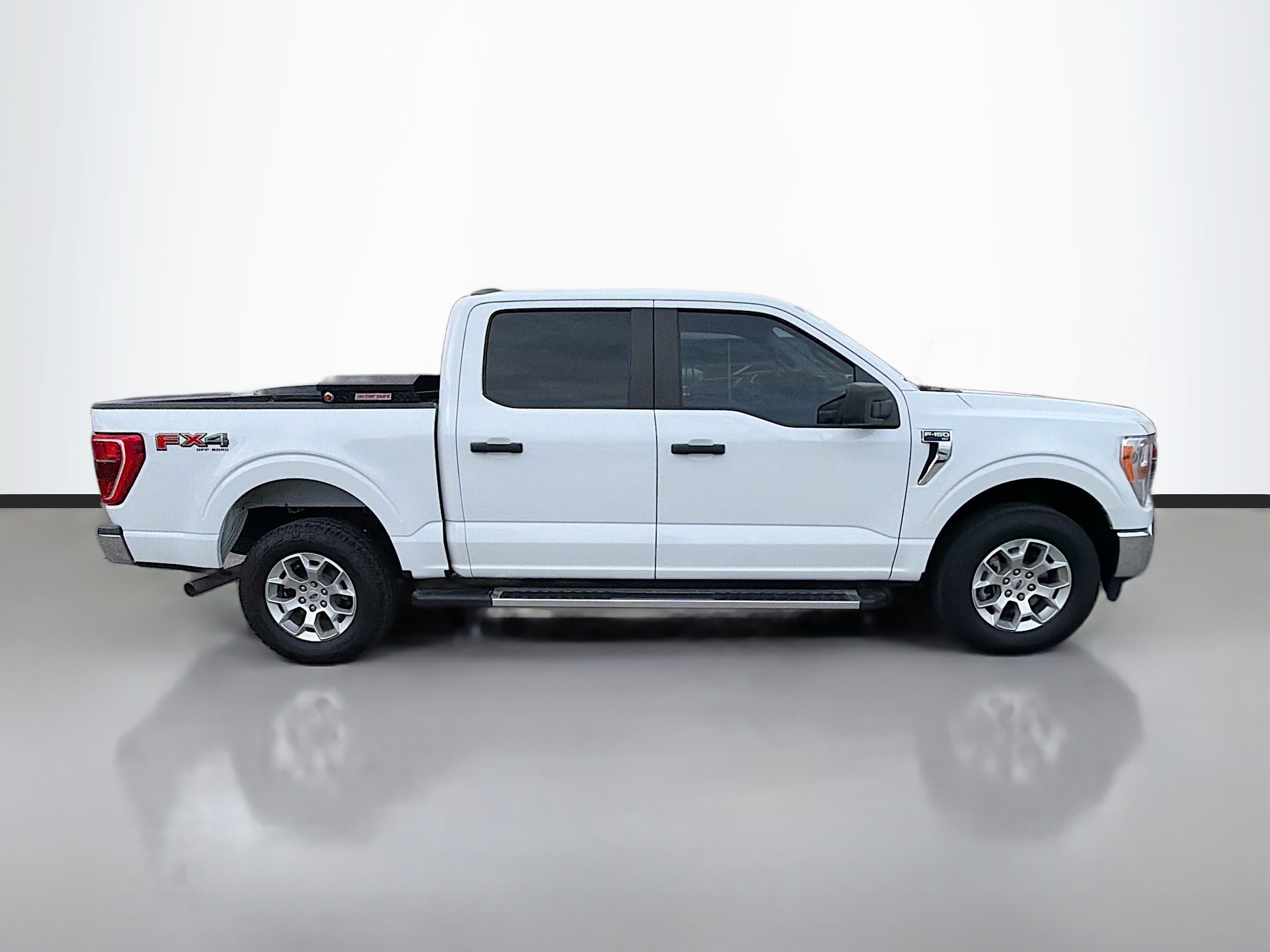 Used 2022 Ford F150 XLT w/ Trailer Tow Package image 2