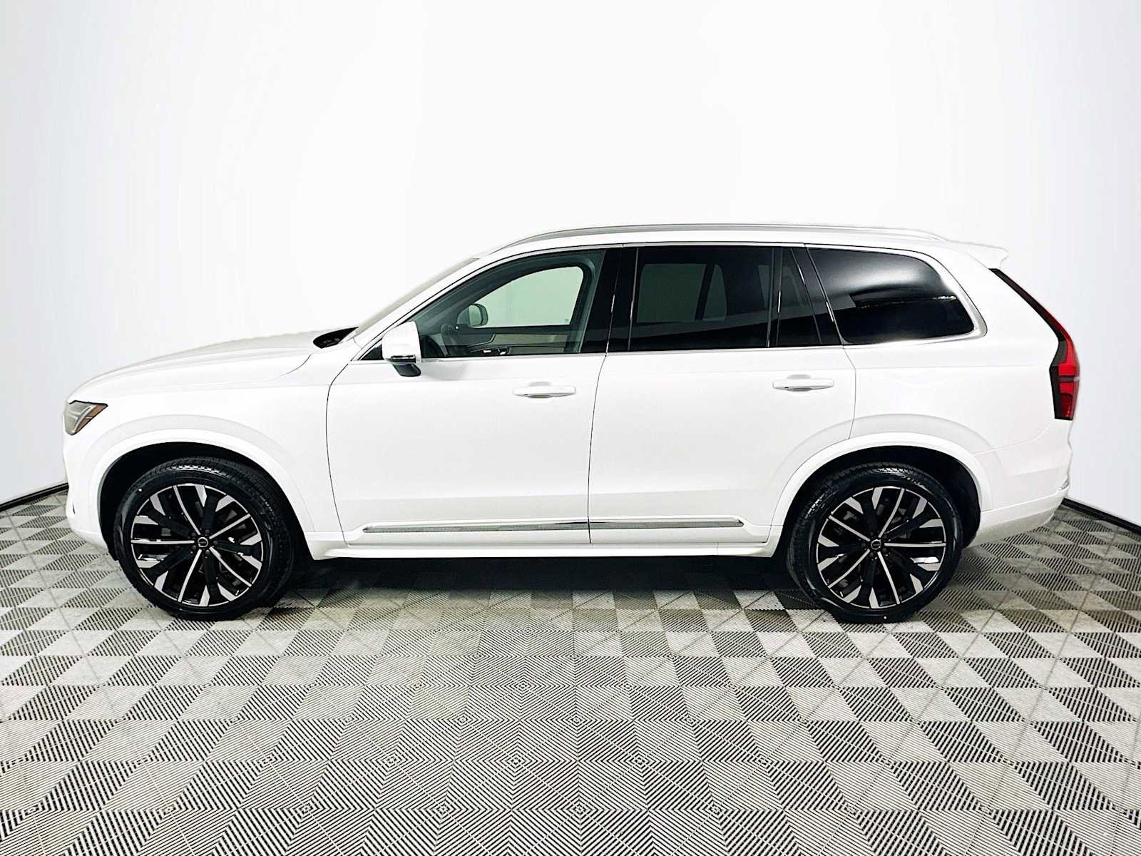 New 2026 Volvo XC90 B5 Core AWD/4WD image 4