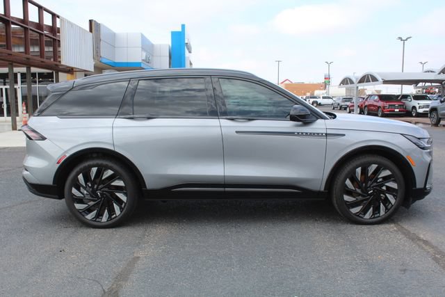 Used 2025 Lincoln Nautilus Reserve w/ Jet Appearance Package AWD/4WD image 2
