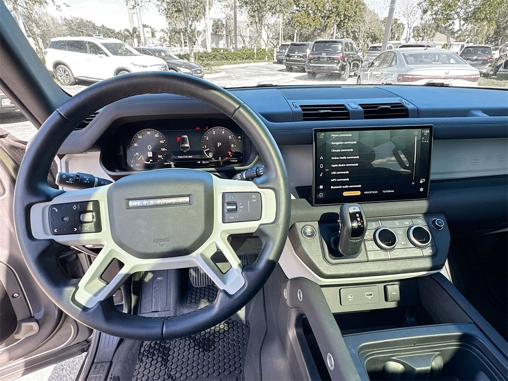 Used 2023 Land Rover Defender 130 SE image 12