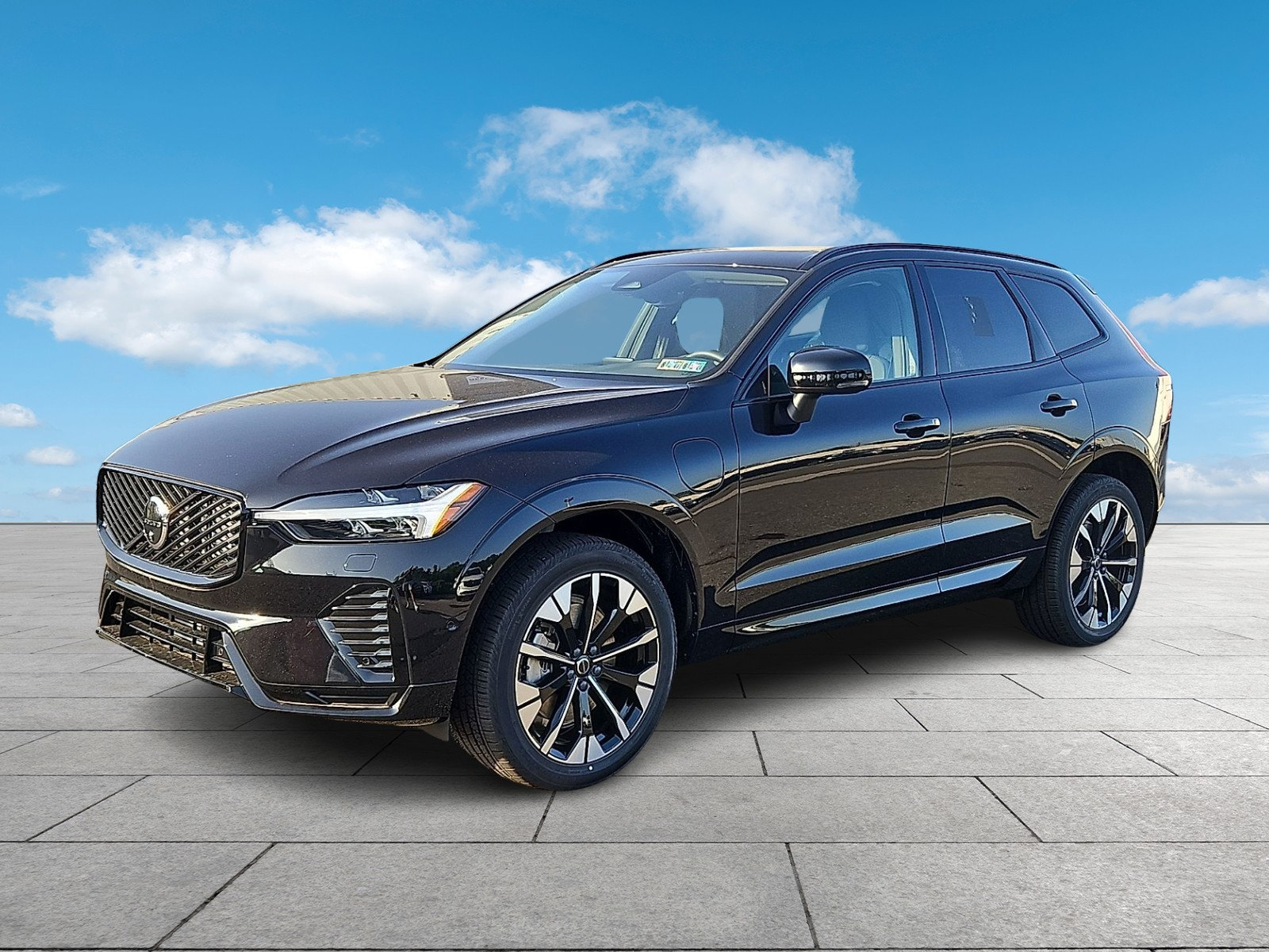 New 2026 Volvo XC60 T8 Plus w/ Protection Package Premier AWD/4WD image 3