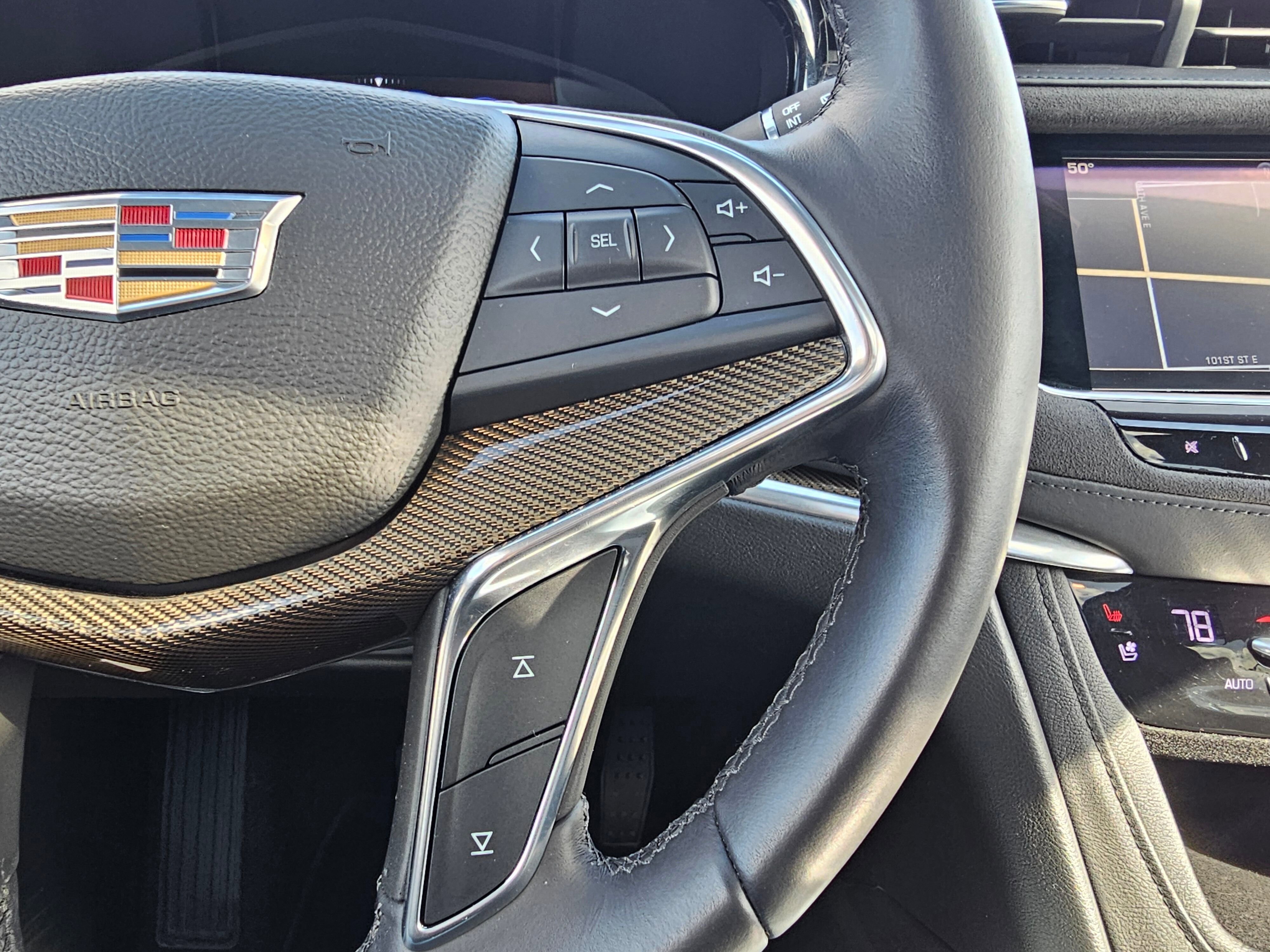 Used 2017 Cadillac XT5 Platinum w/ Driver Assist Package image 25