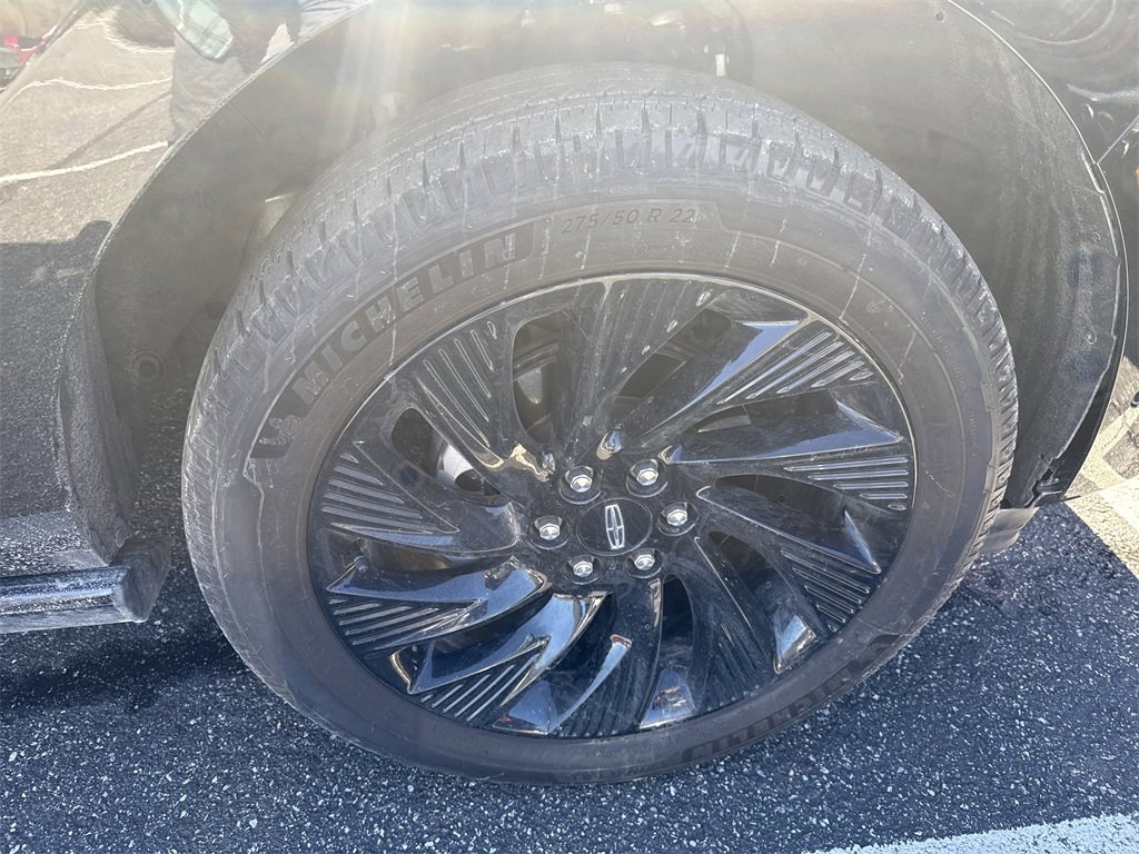 Used 2025 Lincoln Navigator L Reserve w/ Jet Appearance Package image 21