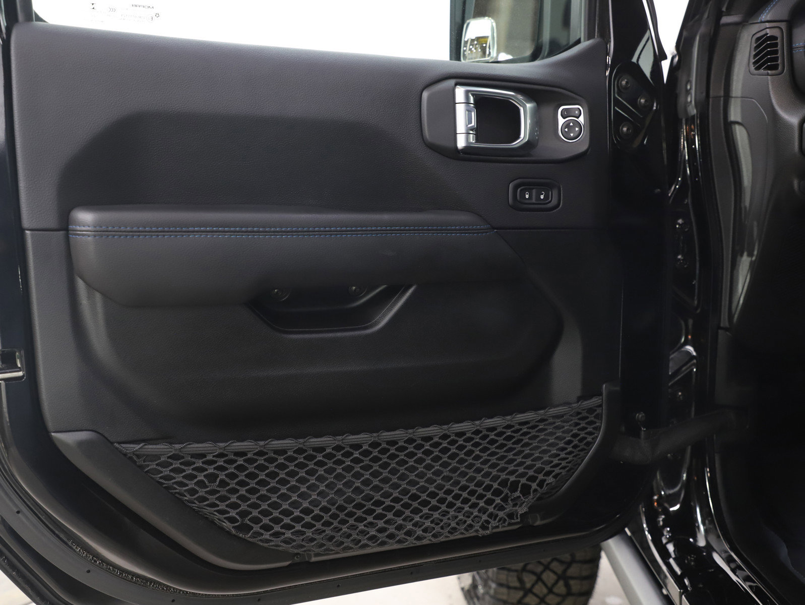 Used 2022 Jeep Wrangler Unlimited Rubicon 4xe w/ Cold Weather Group image 18