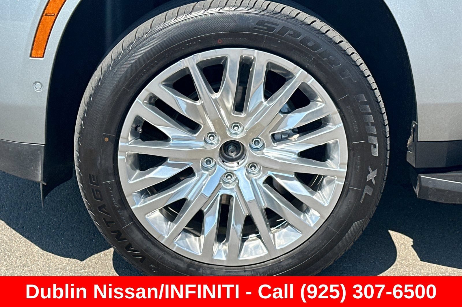 Used 2025 GMC Yukon XL Denali AWD/4WD image 45