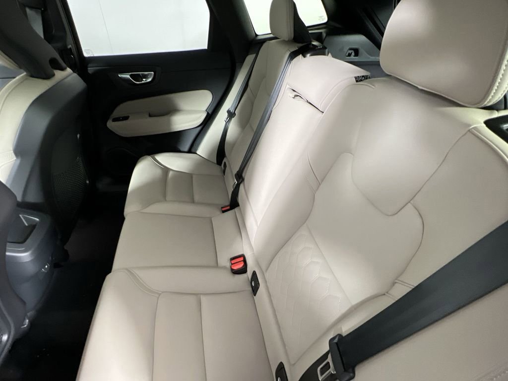 New 2026 Volvo XC60 B5 Plus w/ Protection Package Premier image 24