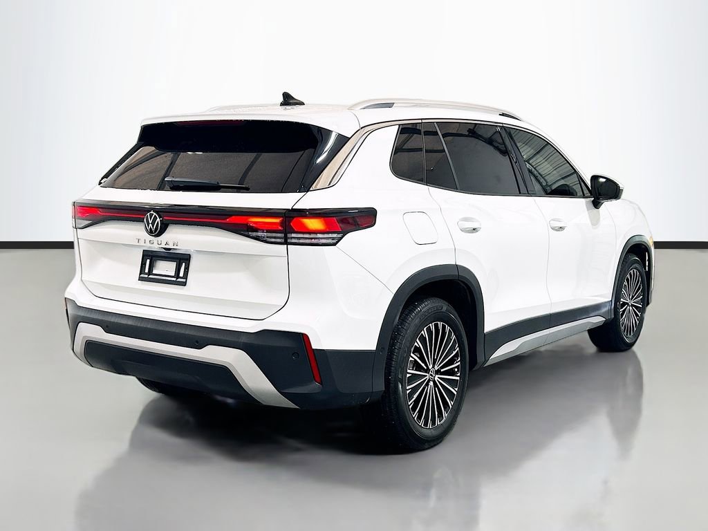Used 2025 Volkswagen Tiguan S FWD image 4