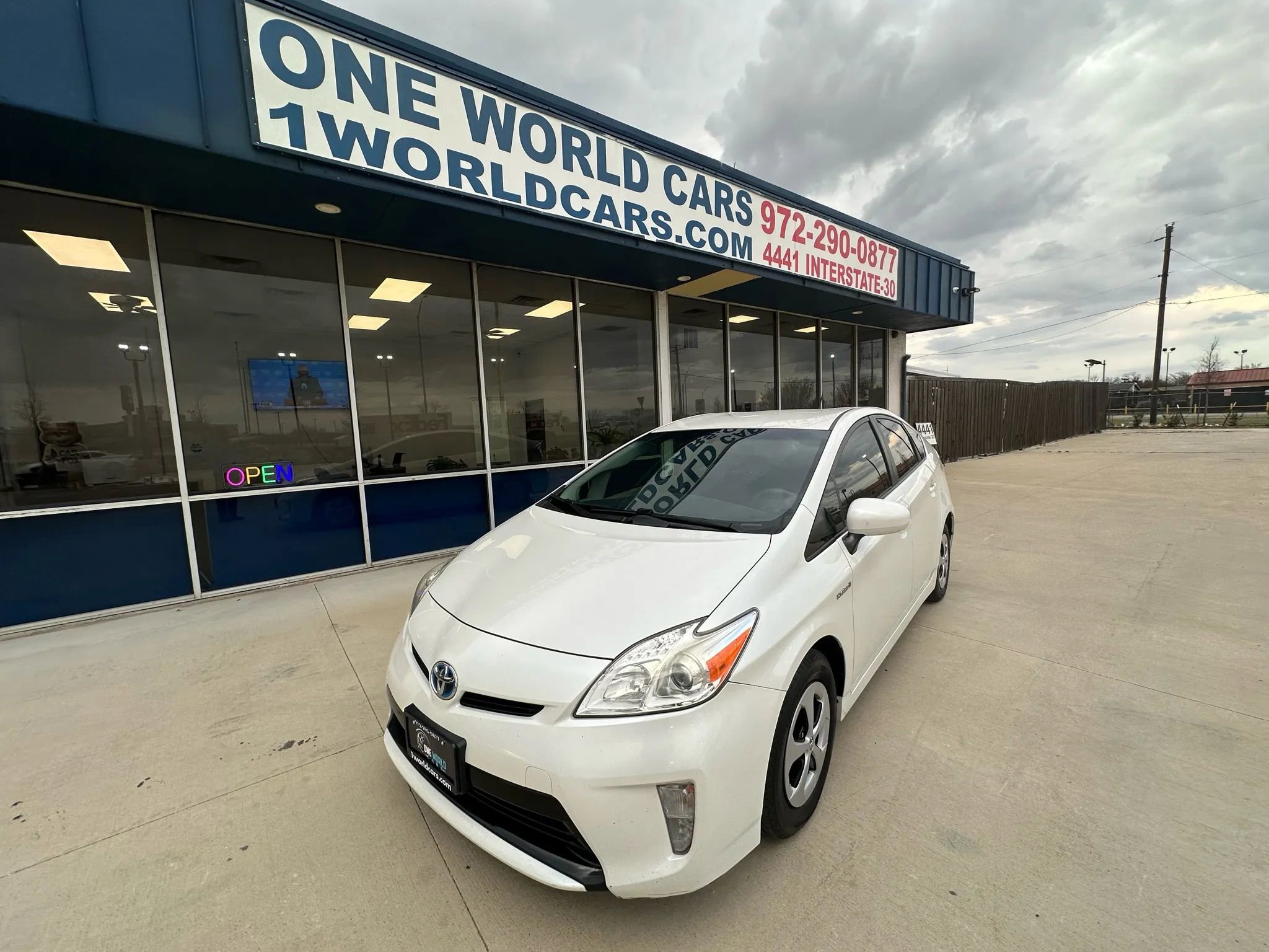 Used 2014 Toyota Prius Three image 1