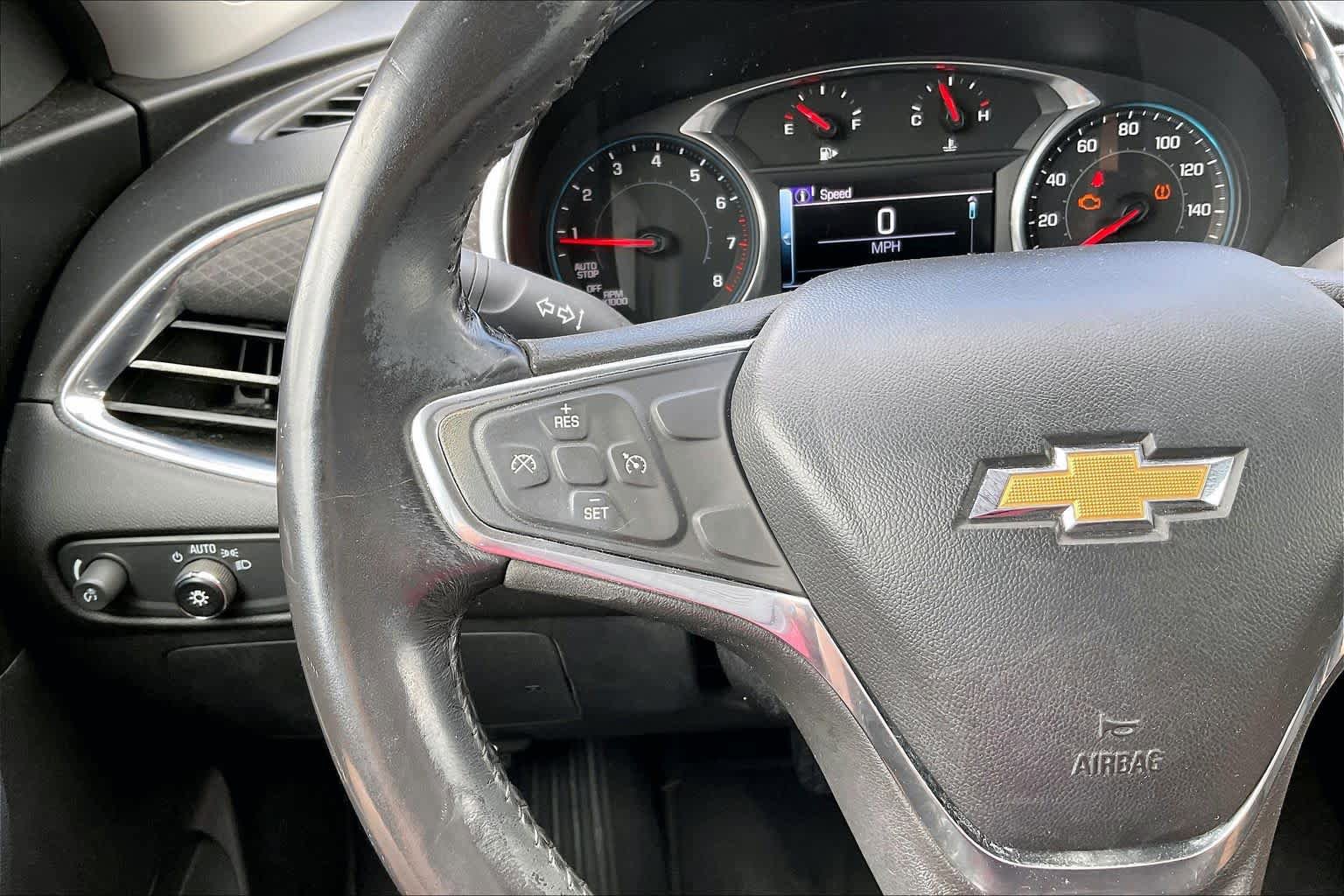 Used 2017 Chevrolet Malibu LT FWD image 23