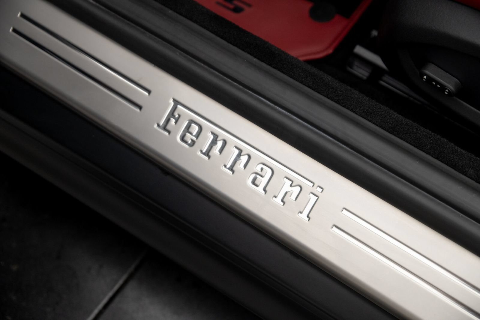 Used 2021 Ferrari 812 GTS RWD image 24