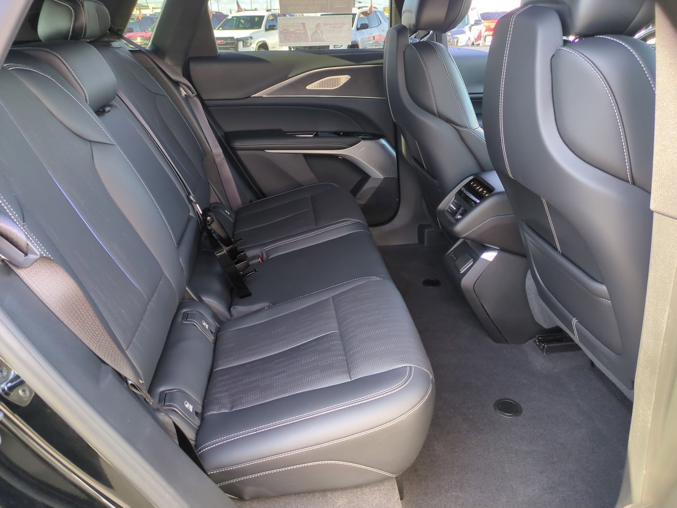 Certified 2024 Cadillac Lyriq Luxury image 28