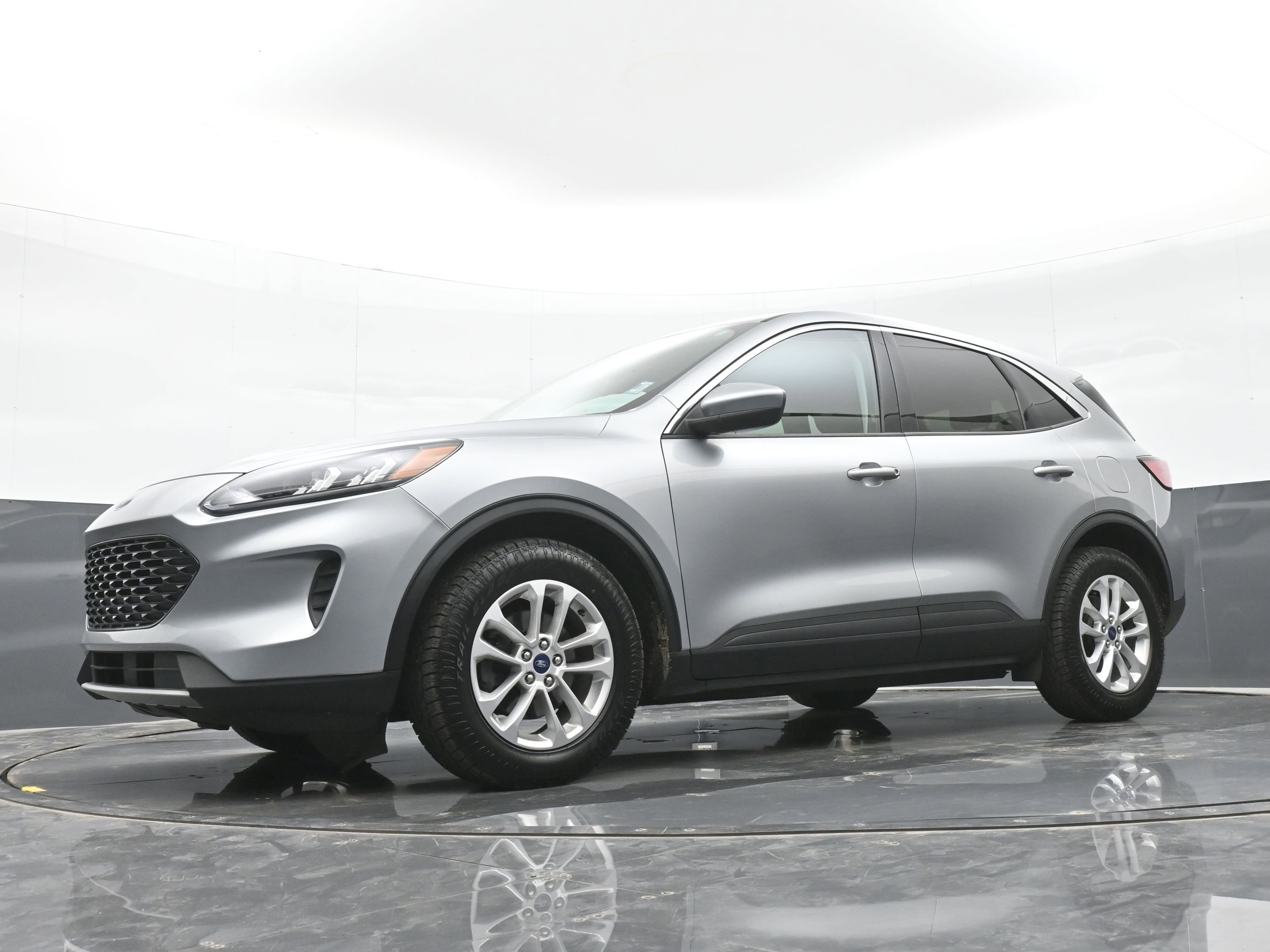 Used 2021 Ford Escape SE image 44