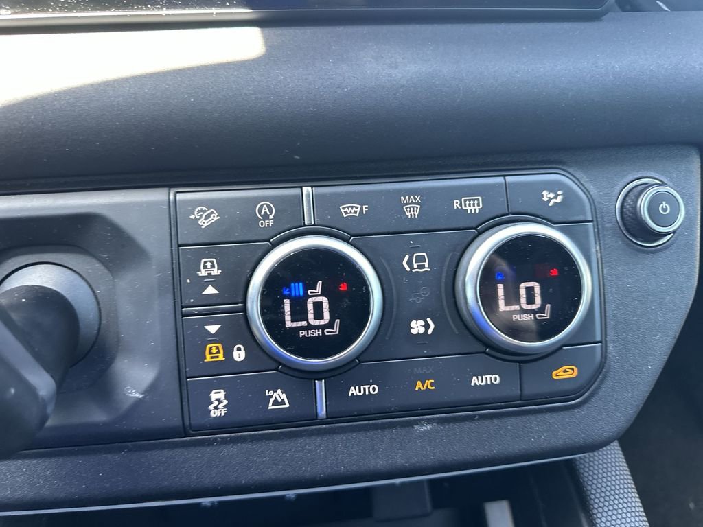 Used 2021 Land Rover Defender 110 X-Dynamic SE AWD/4WD image 28