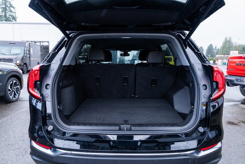 Used 2023 GMC Terrain AT4 AWD/4WD image 7
