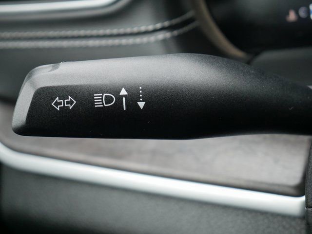 Used 2025 Jeep Grand Cherokee Limited w/ Trailer Tow Package image 24