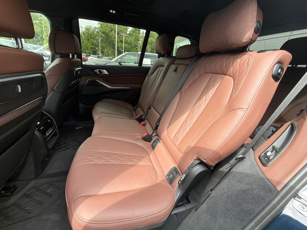Used 2025 BMW X7 M60i AWD/4WD image 10