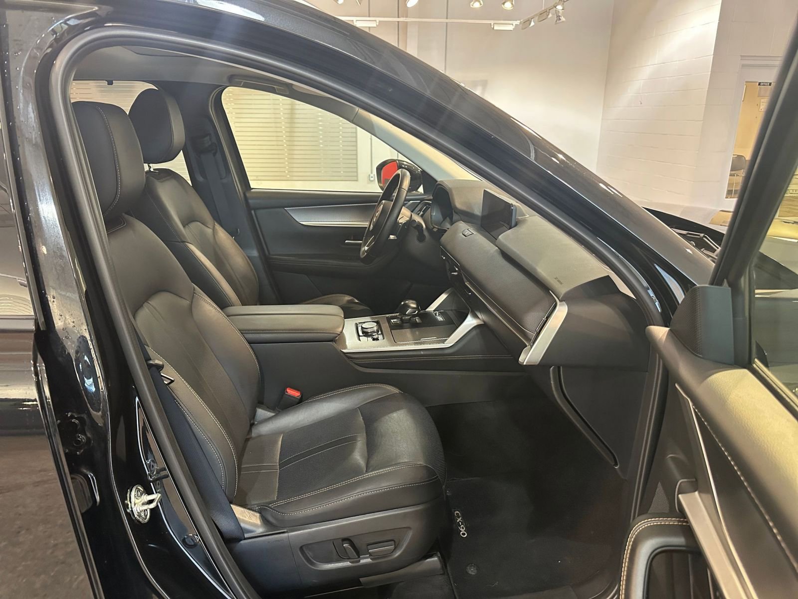 Used 2025 MAZDA CX-90 3.3 Turbo w/ Preferred Package image 38