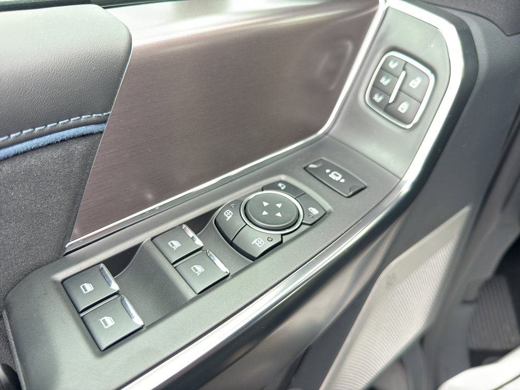 New 2026 Ford F250 Platinum w/ FX4 Off-Road Package image 9