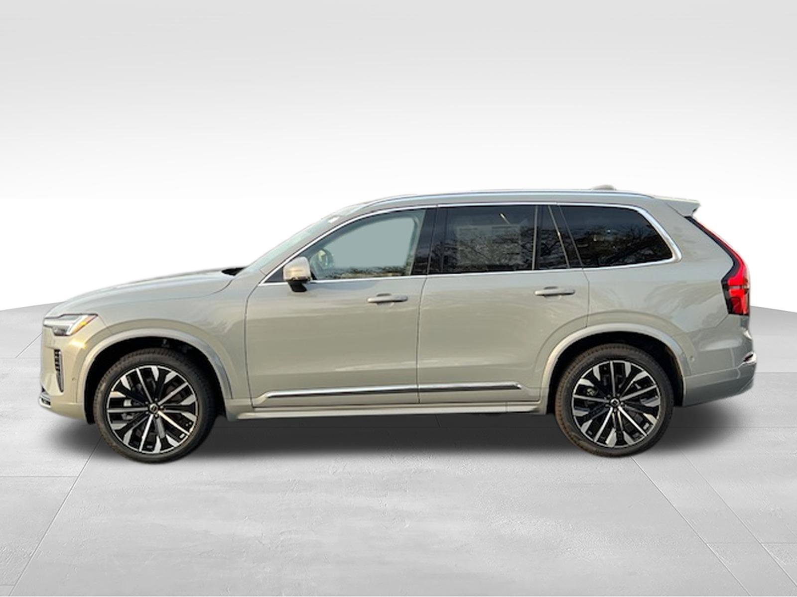 New 2026 Volvo XC90 B6 Plus w/ Protection Package Premier AWD/4WD image 3