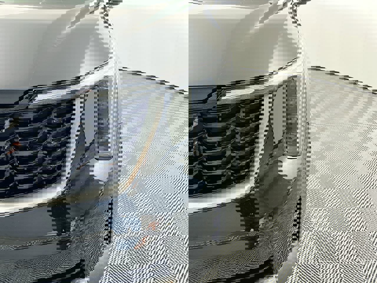 Certified 2025 Kia Sorento EX w/ Panoramic Sunroof Package image 9