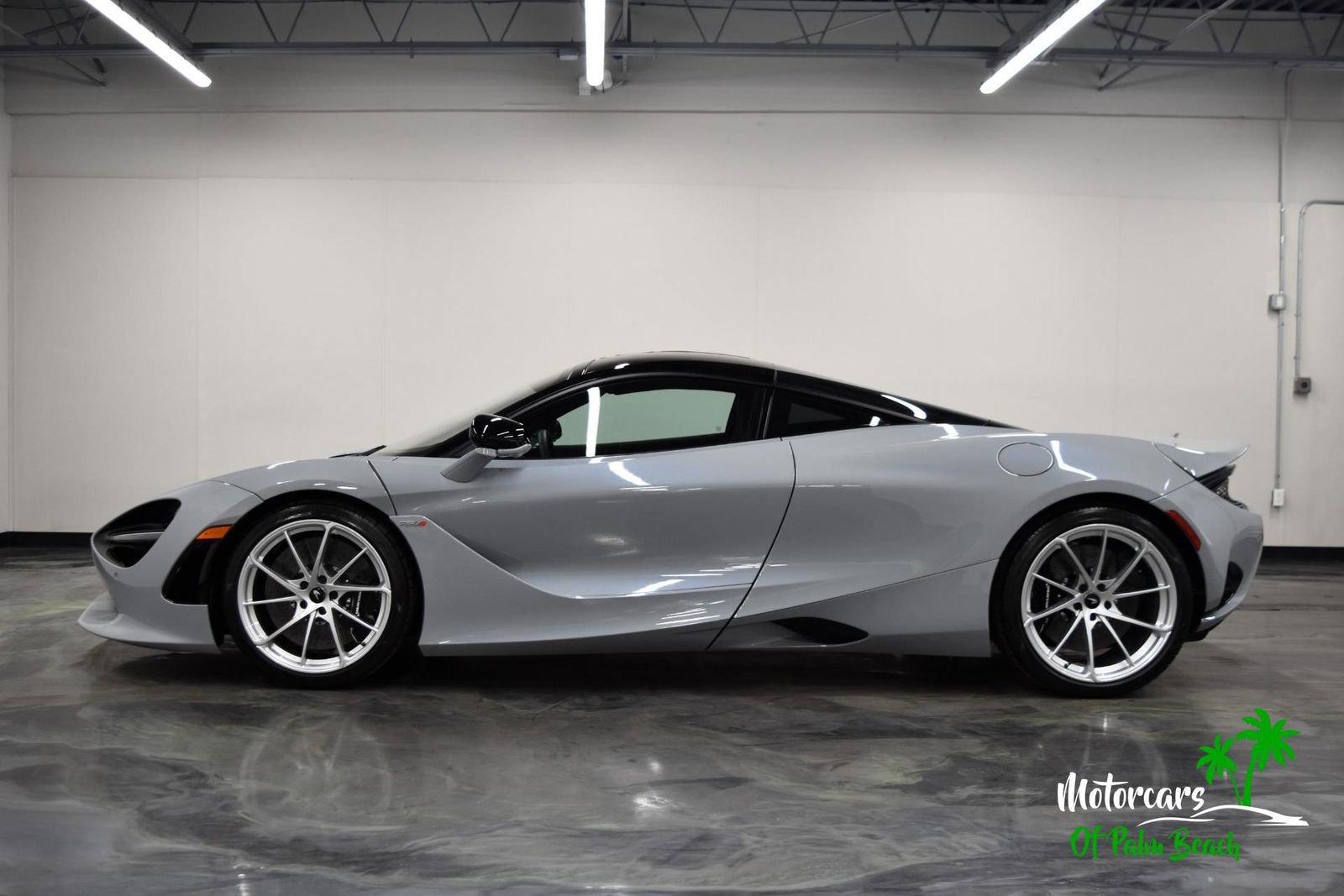 Used 2025 McLaren 750S image 8