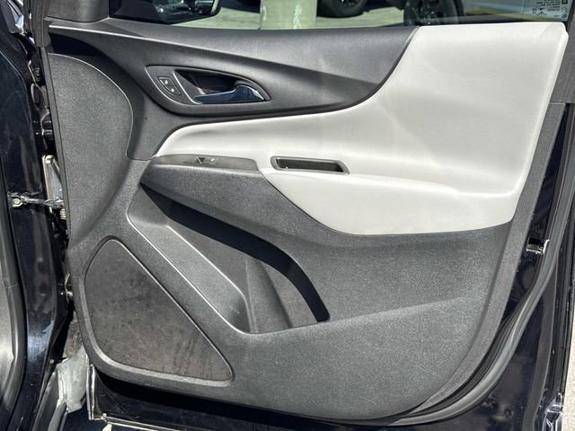 Used 2021 Chevrolet Equinox LT w/ LPO, Floor Liner Package FWD image 17