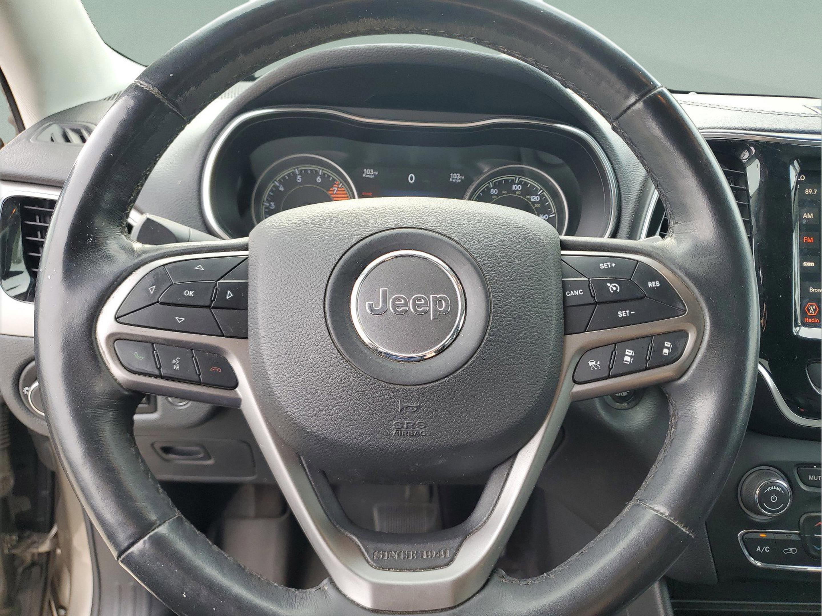 Used 2019 Jeep Cherokee Limited w/ Technology Group AWD/4WD image 16