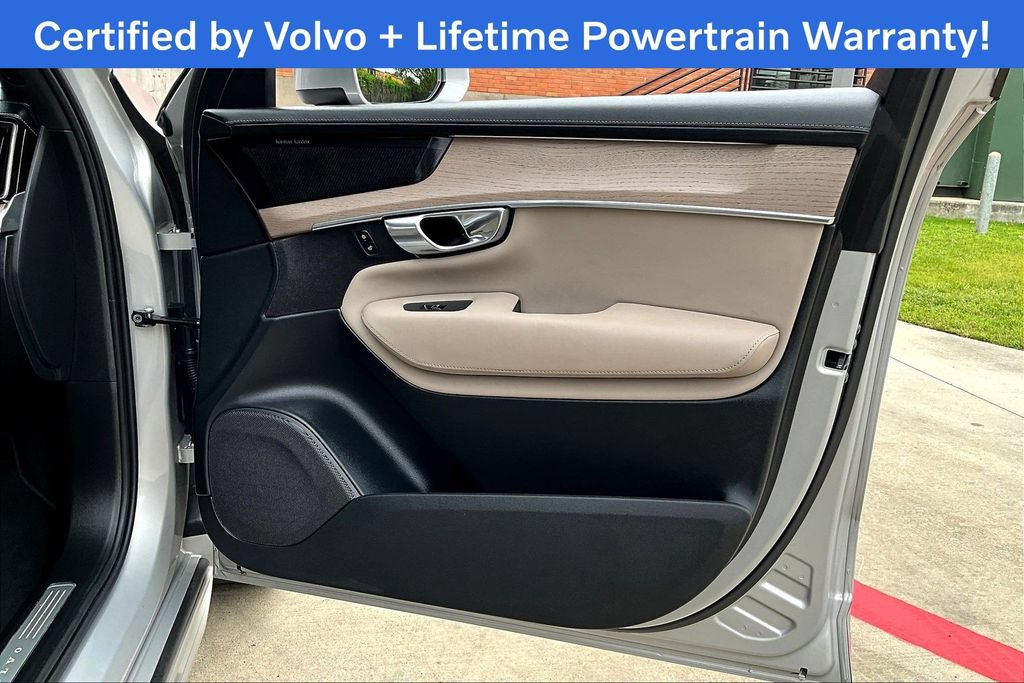 Used 2025 Volvo XC90 B6 Plus AWD/4WD image 25
