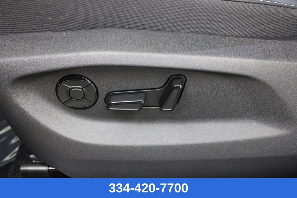 New 2026 Volkswagen Tiguan SE R-Line image 17