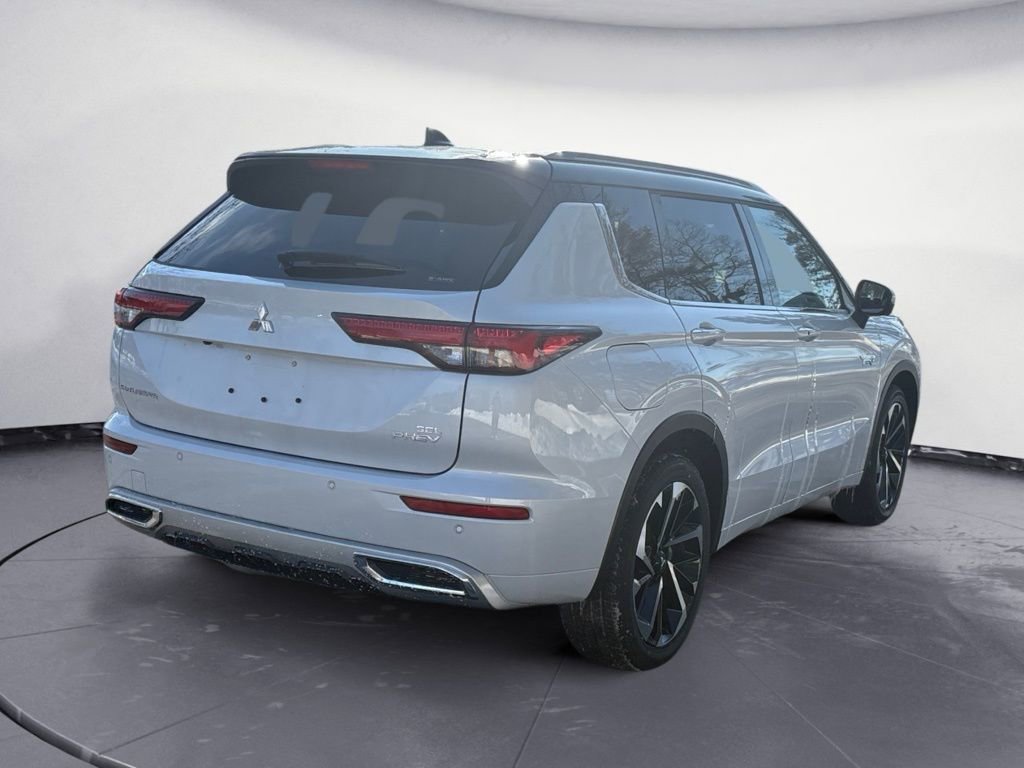 New 2025 Mitsubishi Outlander SEL image 5