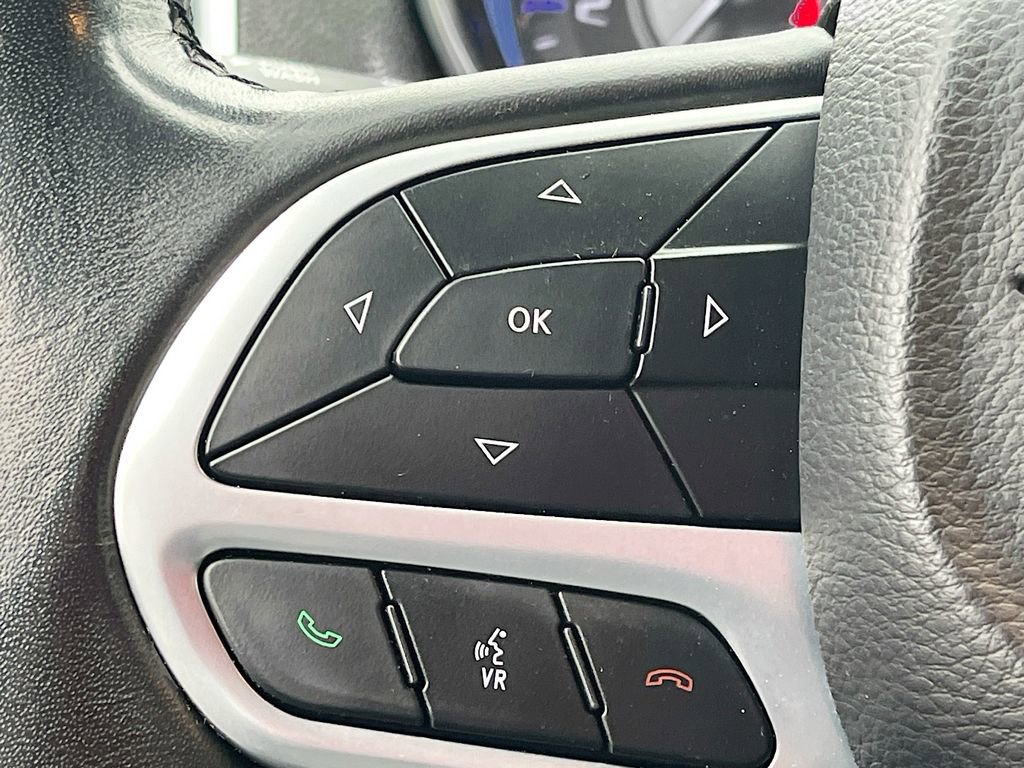 Used 2020 Chrysler 300 Touring w/ Sport Appearance Package image 10