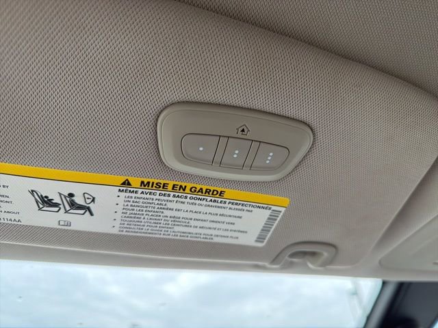 Used 2018 Chrysler Pacifica Touring-L image 38