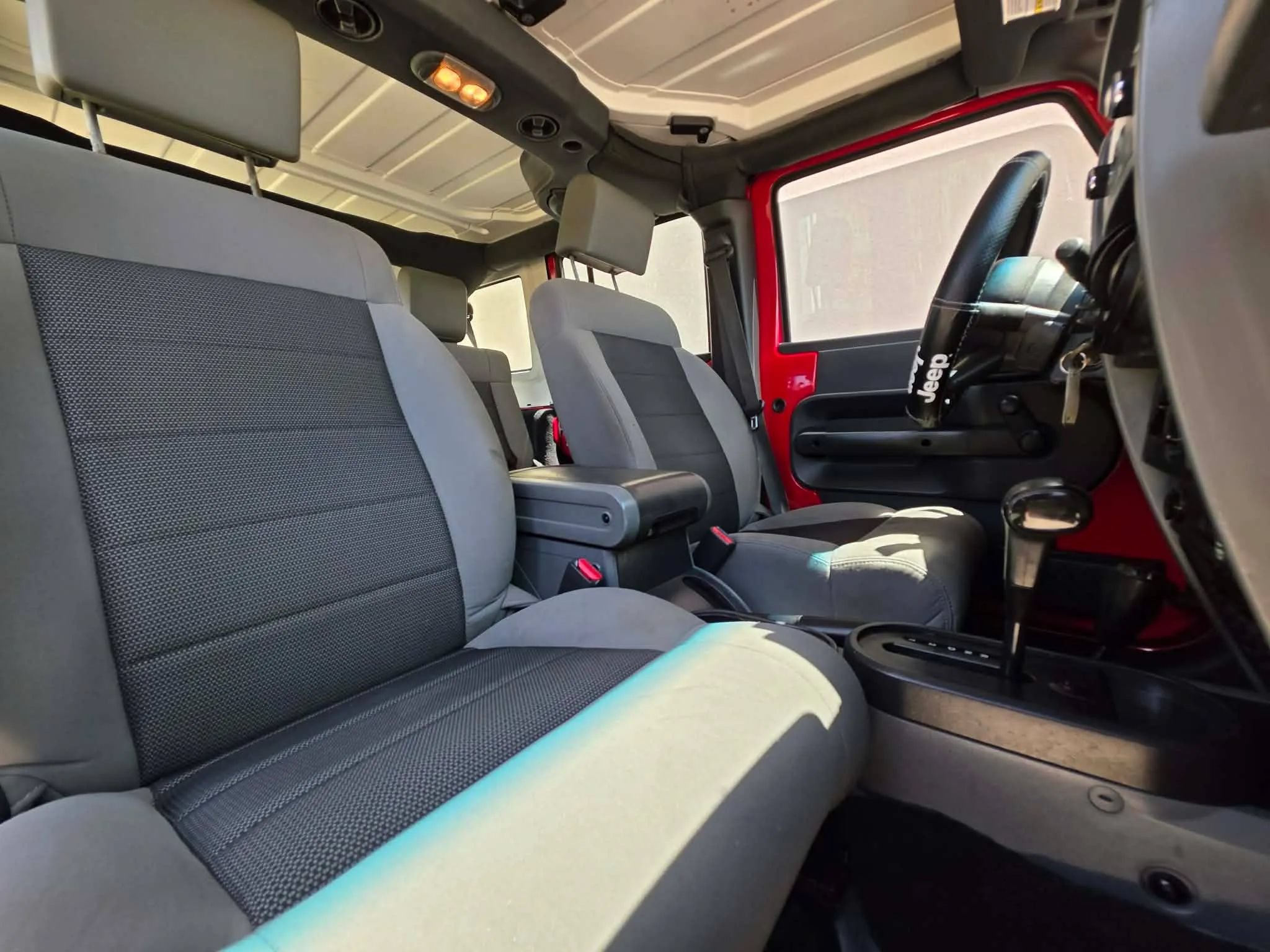 Used 2010 Jeep Wrangler Unlimited Sport AWD/4WD image 17