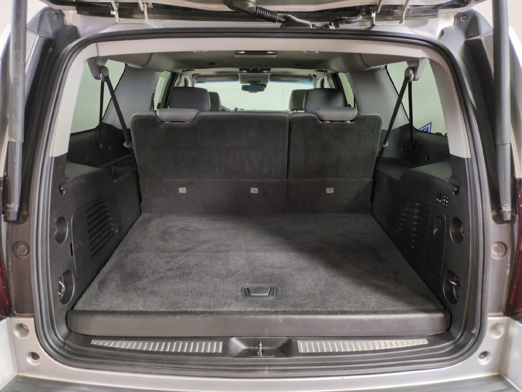 Used 2019 Chevrolet Suburban LT AWD/4WD image 29