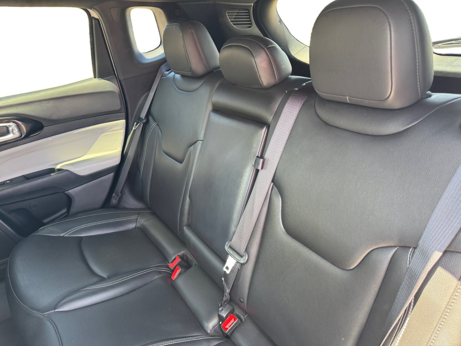 Used 2025 Jeep Compass Limited AWD/4WD image 16